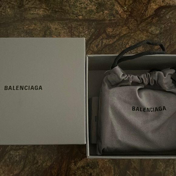 Light pink/nude Balenciaga wallet - Picture 2 of 4